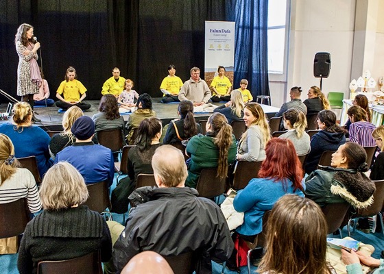 Image for article Sweden: Falun Dafa Well Liked at Harmoni Expo